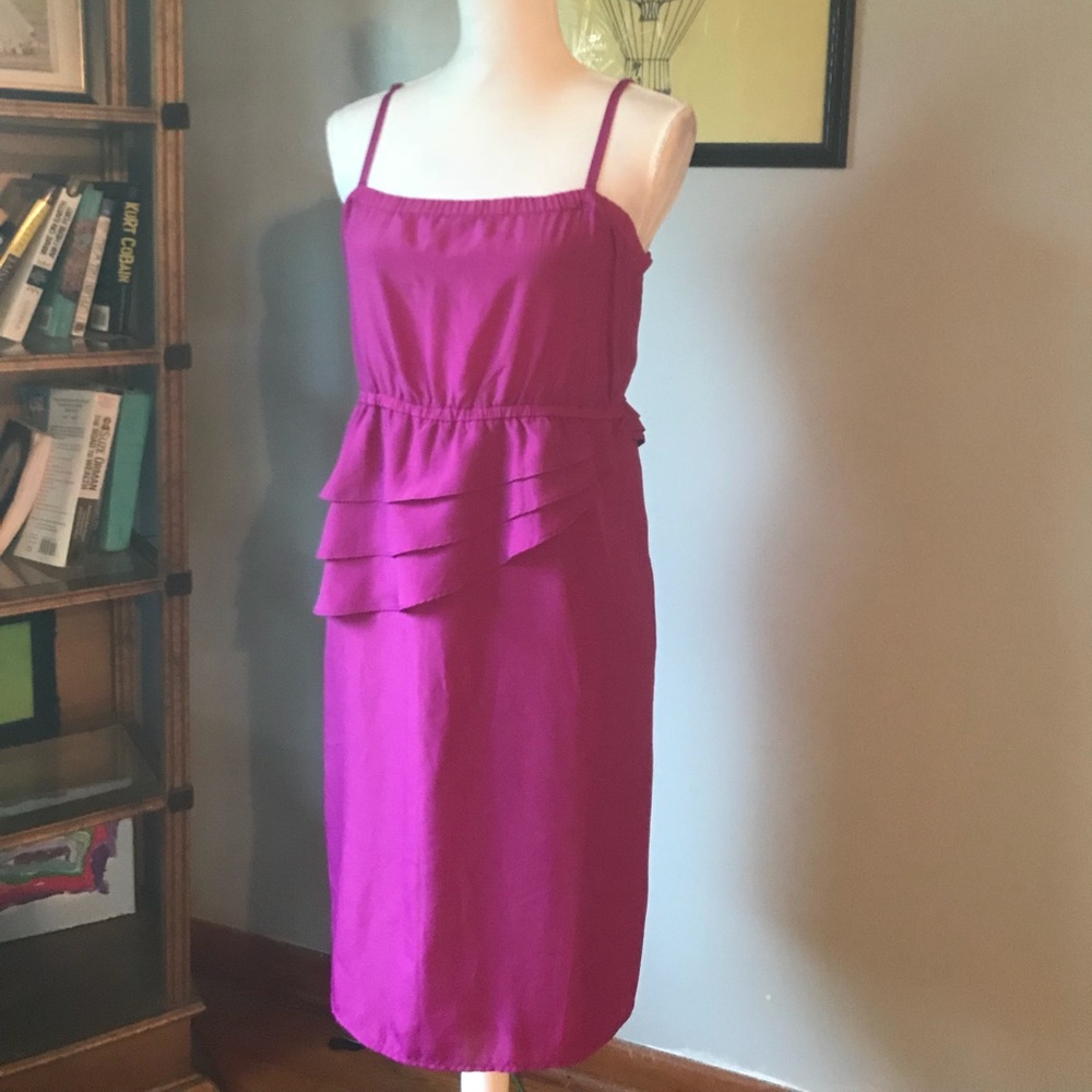 Mark. Ruffled magenta colored dress 💥